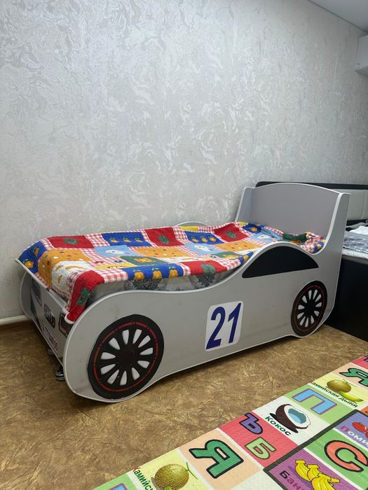 Продам кровать с матрасом