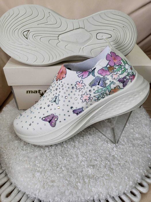 Нови дамски маратонки - пеперуди