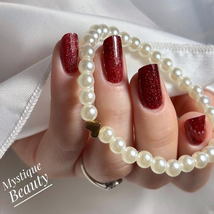 Manichiura si Pedichiura! Mystique Beauty OFERTA