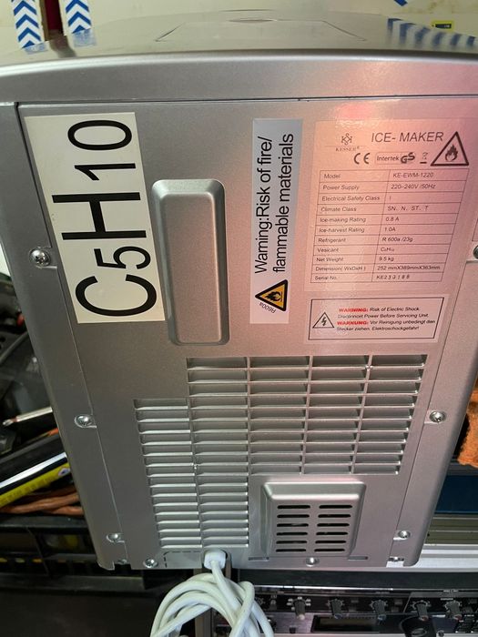 Aparat de făcut cuburi de gheata kesser