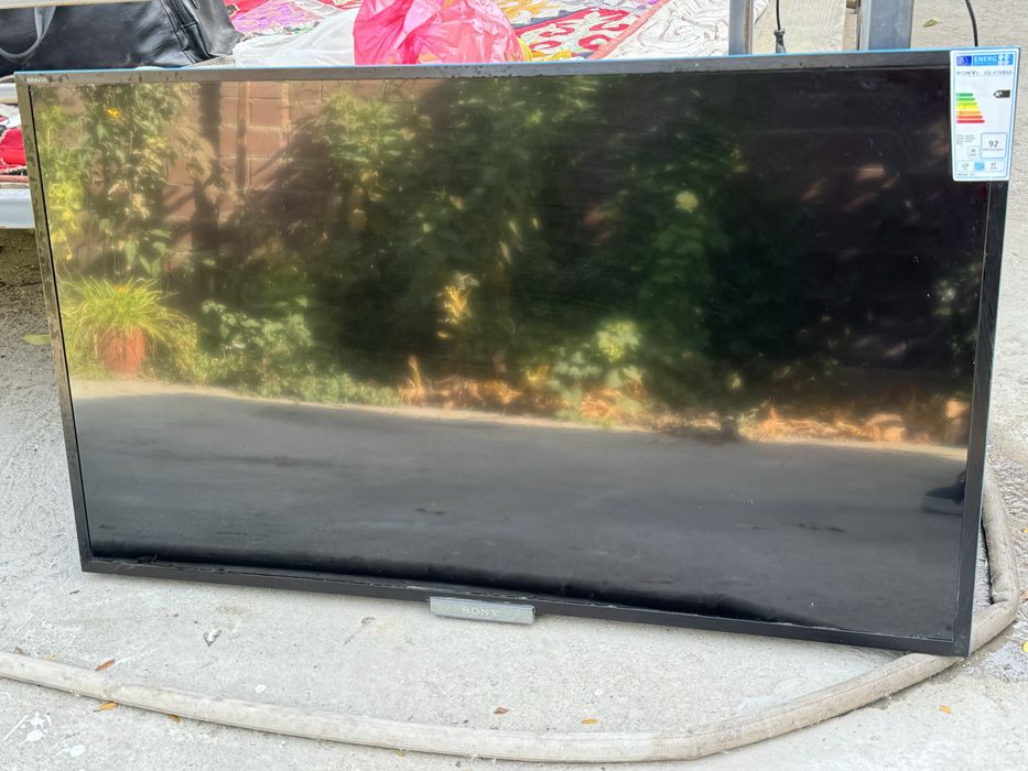Продам телевизор Sony Bravia, диагональ 119см