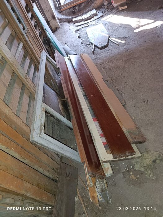 Отдам на дрова старые двери