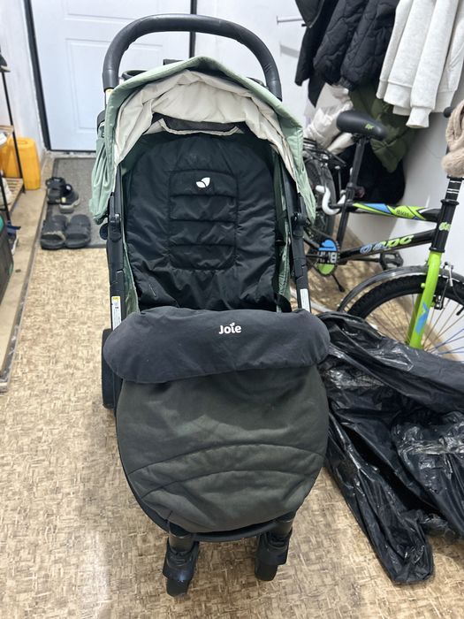 Продам коляску JOIE