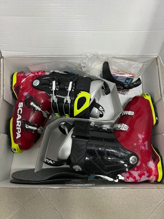 Clapari schi de tura Scarpa Freedom SL WMN