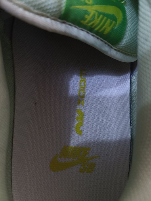 Продам кроссовки