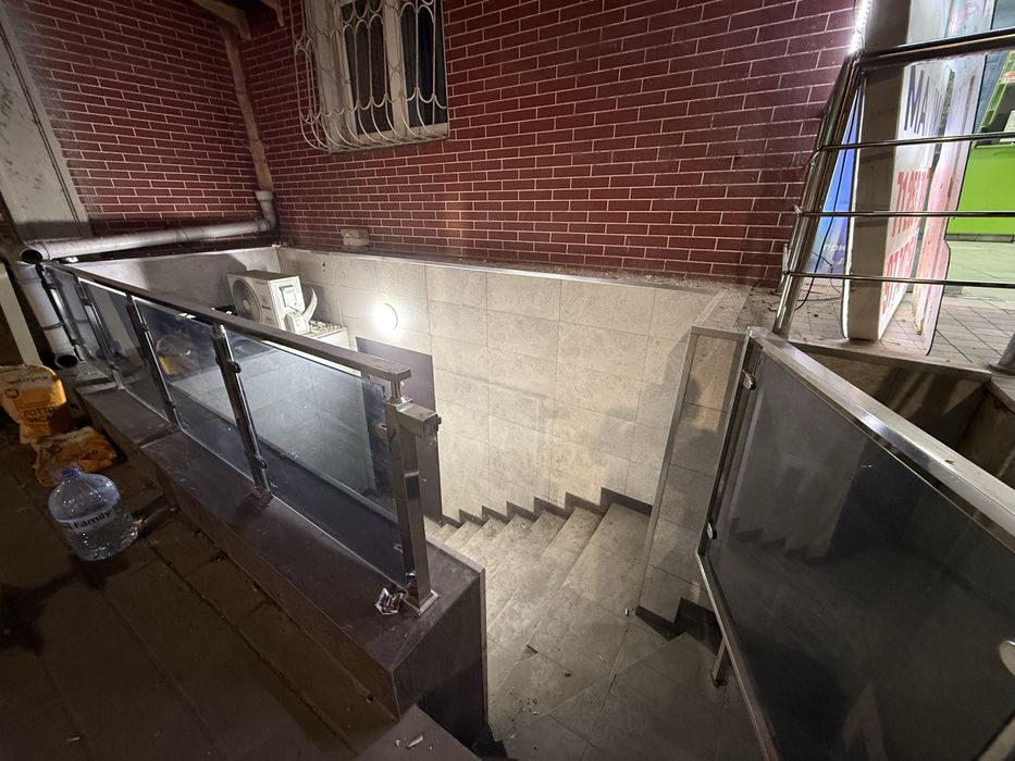 Офис аренда , подвальное помещение 100 м2 , первая линия .