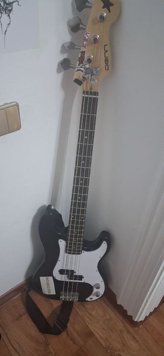 Бас гитара Denn SB100