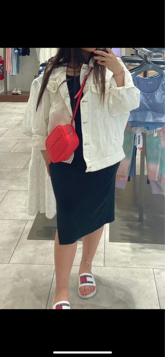 Бяло дънково яке на ZARA