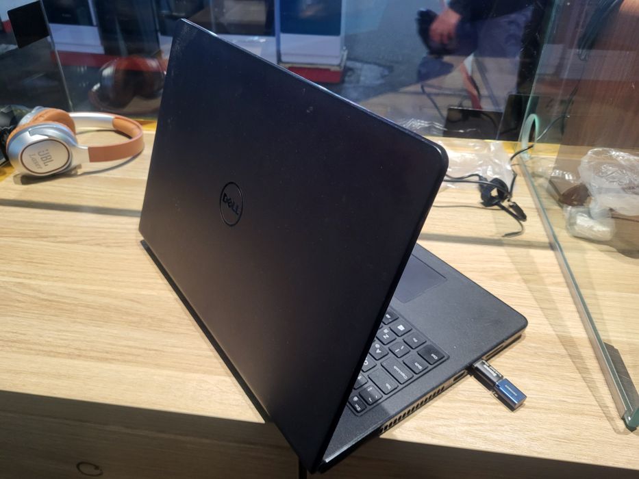 Arzon nout xolati ideal Dell/intel N3060/4GB/512GB/15,6 FHD/WIN 10