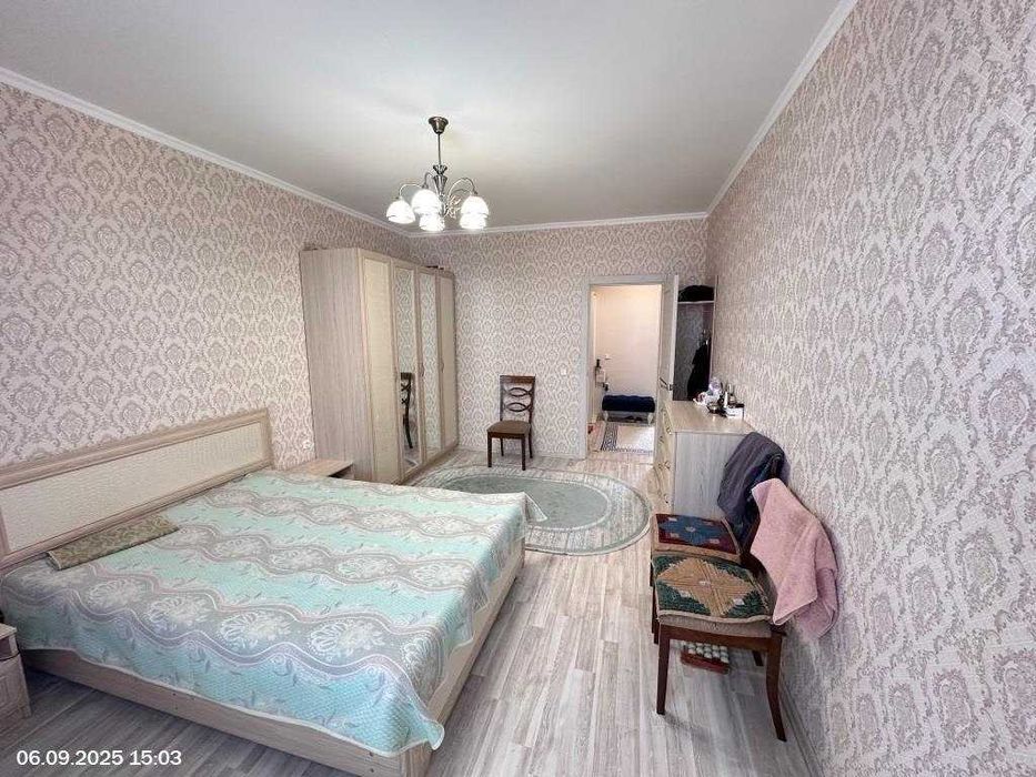 2-комн. квартира, 72.7м², 8-й микрорайон.
