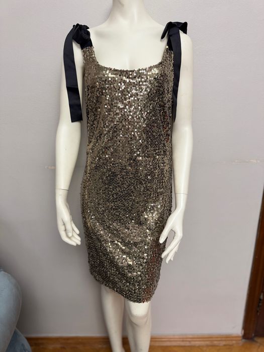 Продам Платья новые