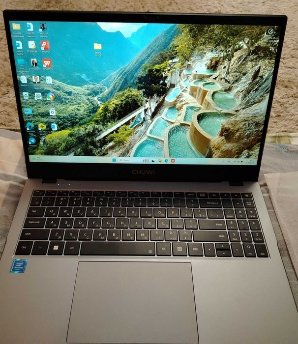 Yangi noutbook sotiladi