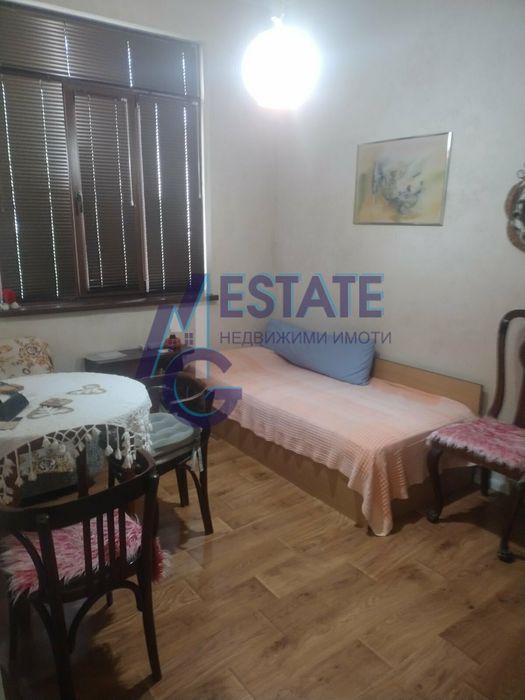 Етаж от къща в супер центъра на Бургас