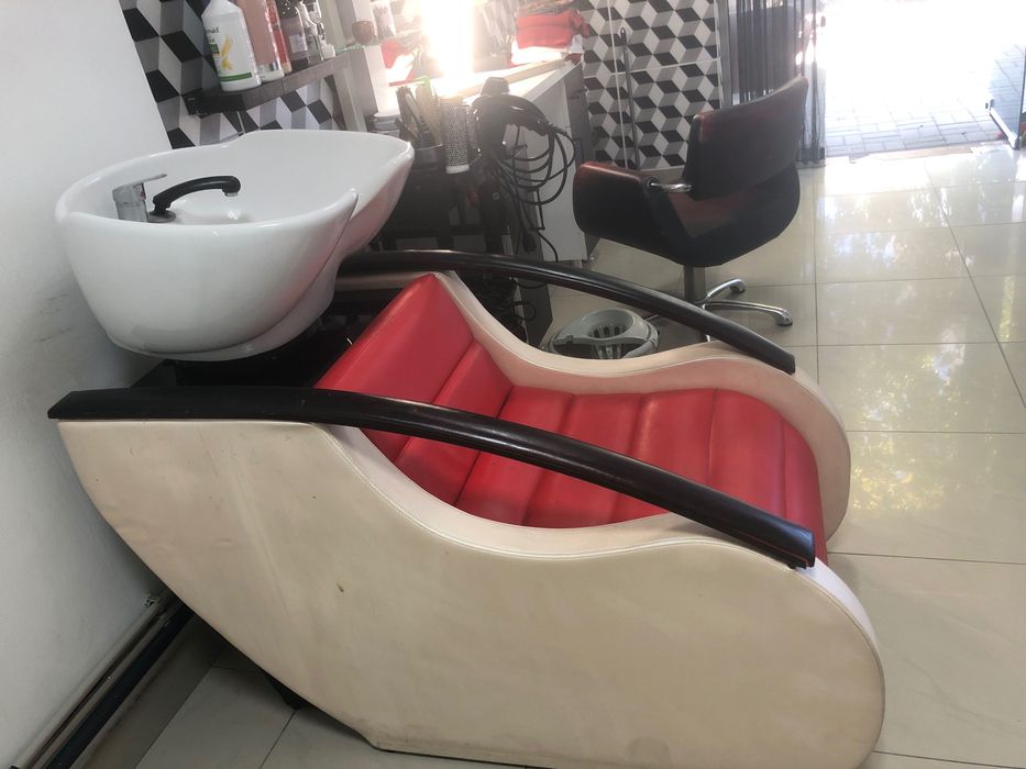 Измивна мивка за фризьори