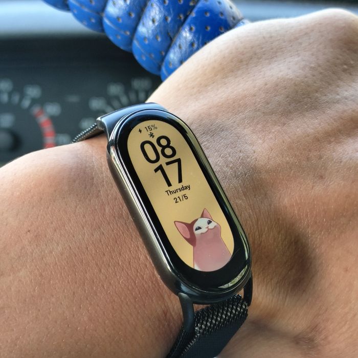 mi band 8 в отличном состоянии