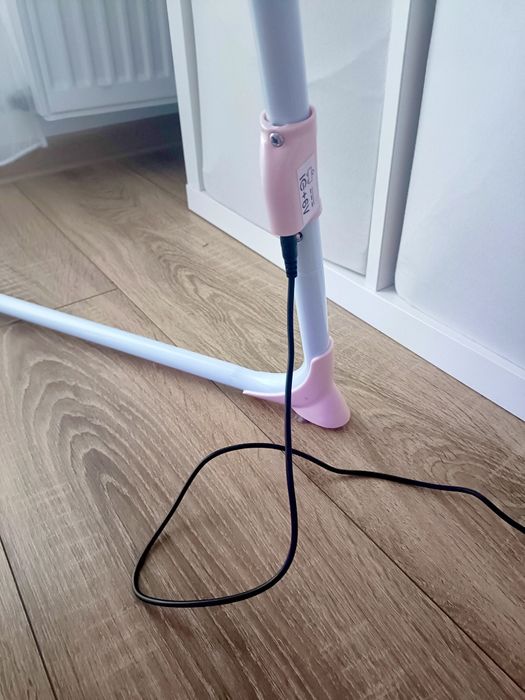 Balansoar electric pentru bebeluși, roz pudrat, în stare foarte bună