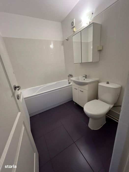 DE INCHIRIAT Apartament cu 2 camere Tiglina 2 etaj 4 pret 350 euro