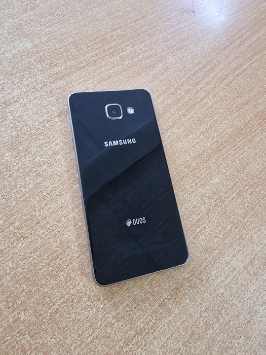 Samsung A7, память 16 Гб