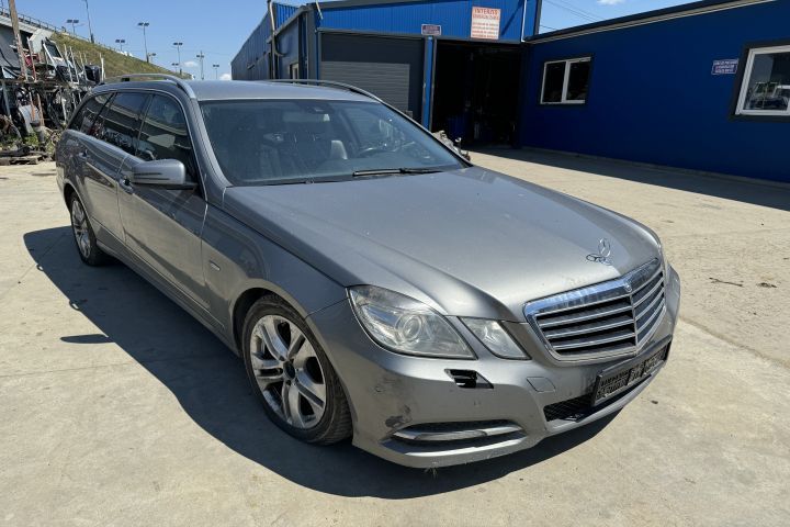 Aripa fata dreapta Mercedes-Benz E-Class W212 [2009 - 2013]