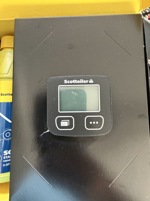 Vand sistem automat ungere lant moto Scottoiler 3.1