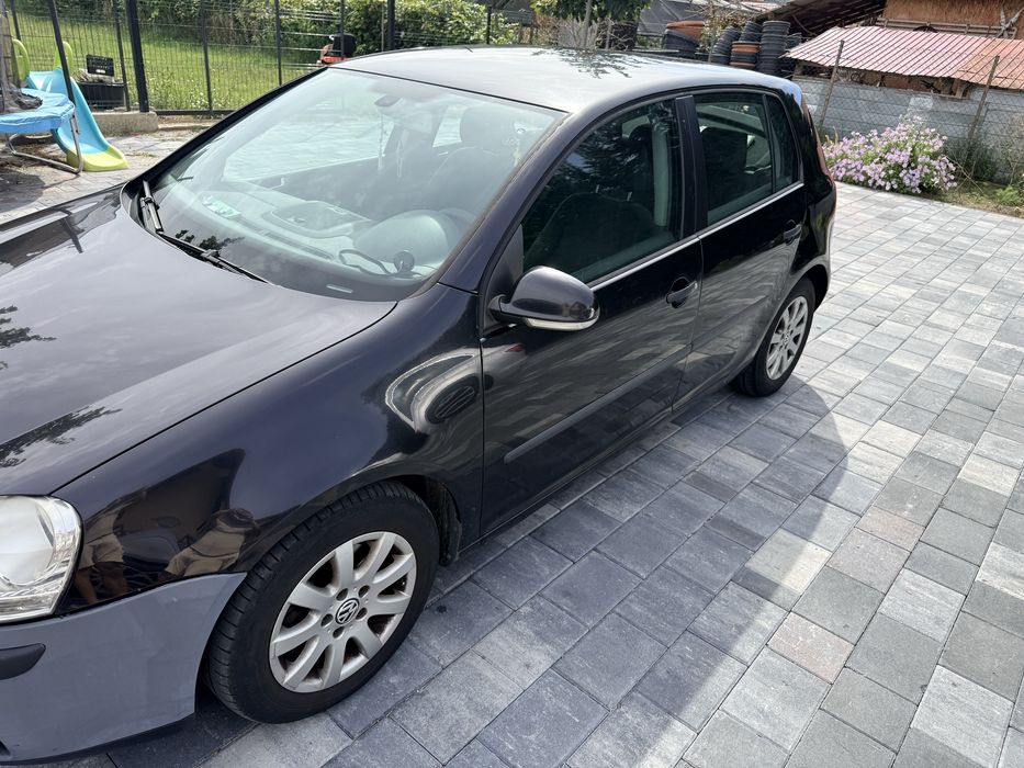 Volkswagen Golf 2004 benzină, 1.563 € — imagine 2