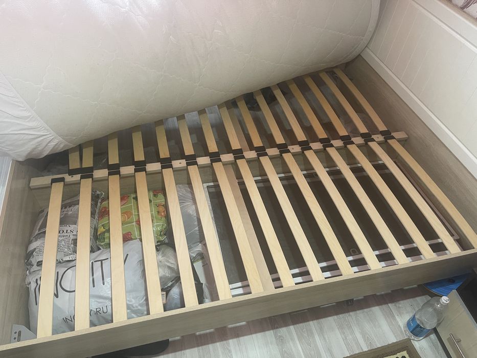 Кровать двуспальная