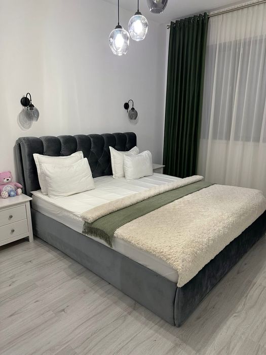 Pat matrimonial cu saltea ca nou