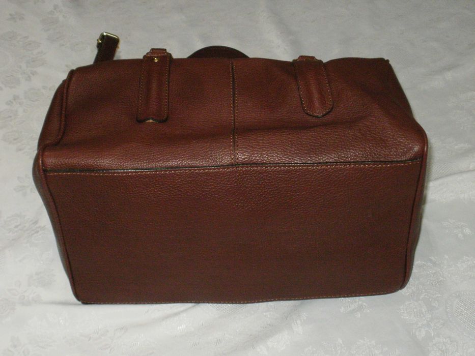 нова дамска чанта естествена кожа НМ