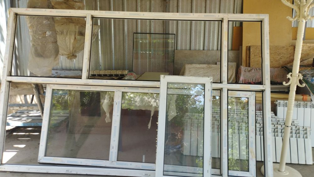 Витраж стеклопакет с дверью.