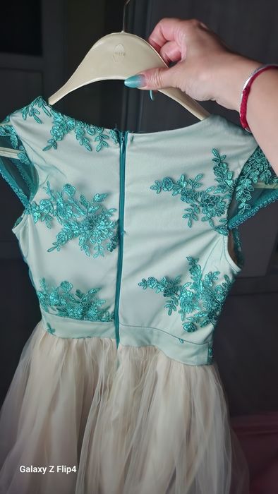 Официална рокля с дантела