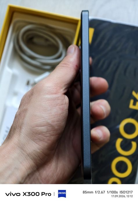 Poco F6 512 gb Ram 12 5G