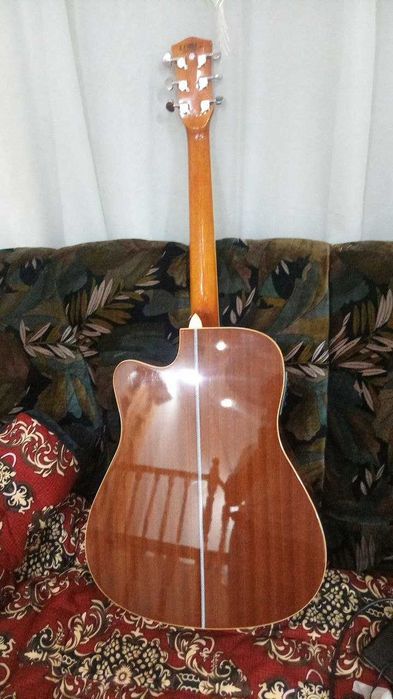 YAMAHA FX370 C akustik gitara spitsalistlar uchun