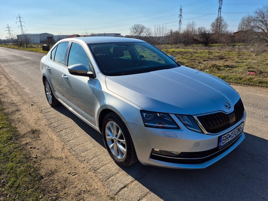 Vând Skoda Octavia