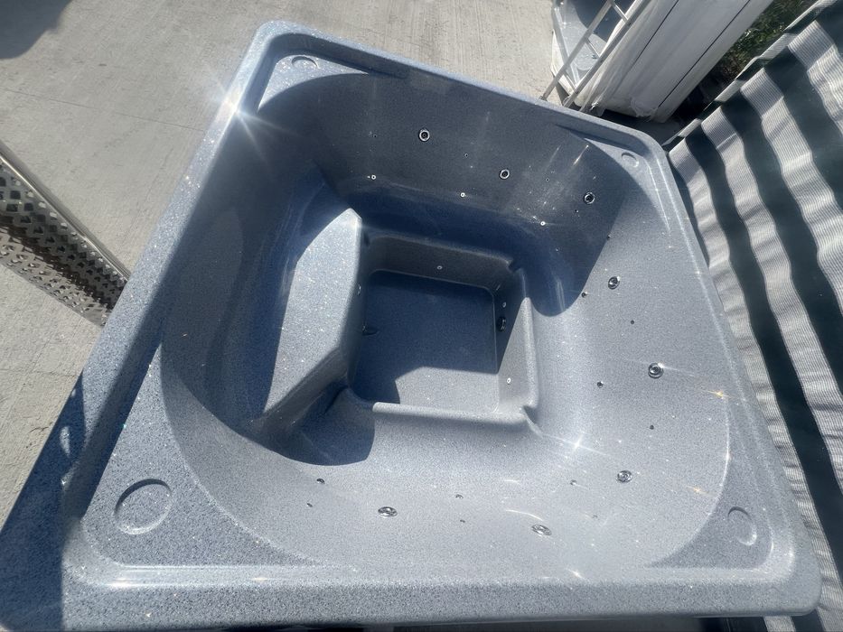 Ciubar patrat 2.2m x 2.2m