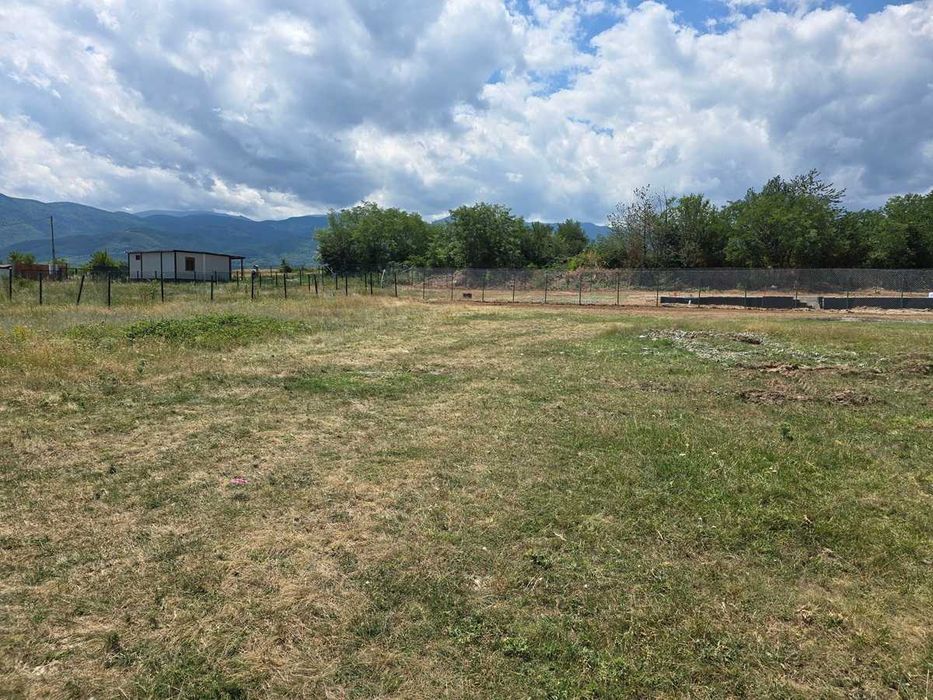 Працел 705кв. в Долна Баня