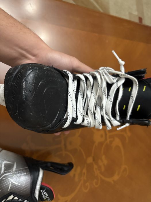 Продам коньки bauer