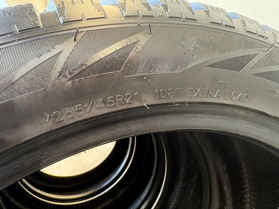 Зимние шипованный комплект