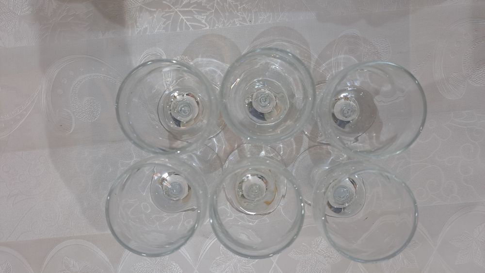 Рюмка 6 штук новий. Нархи  50.000 сум.