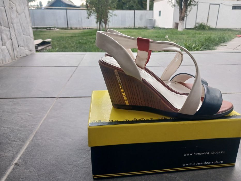 Босоножка женская