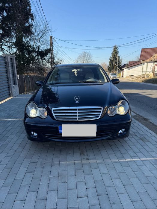 Mercedes C220  cdi facelift cutie automată 2006