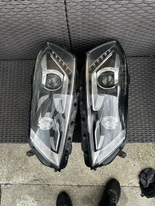 Faruri stanga dreapta bi xenon led vw passat b7.