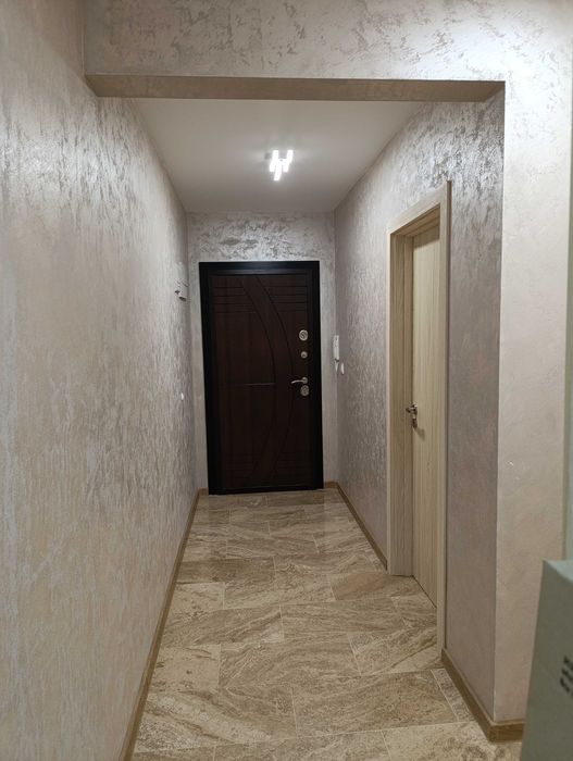 Бутиков апартамент и  клетка в гараж, находящи се в гр.Хасково