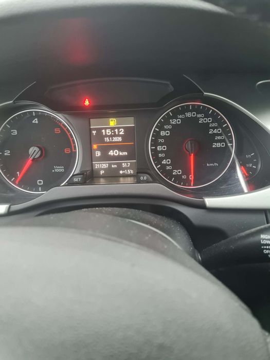 Vând sau schimb Audi a4 b8 2011
Diesel 
Cutie automata 
Motor 2000L