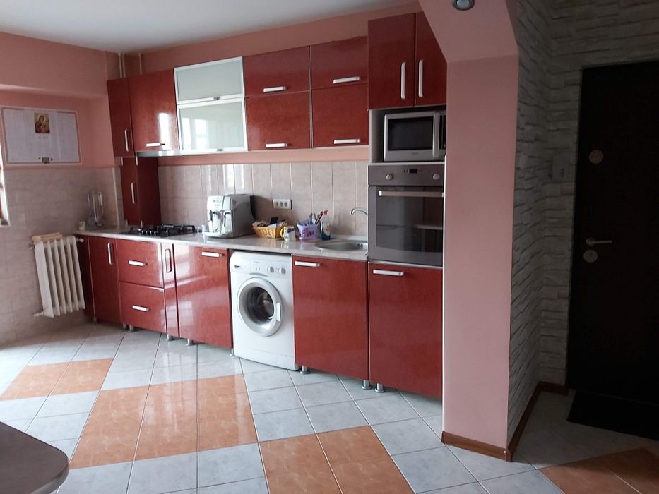 De închiriat apartament două camere Piața spitalului