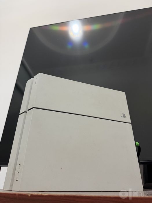 Игровая приставка Sony Playstation 4