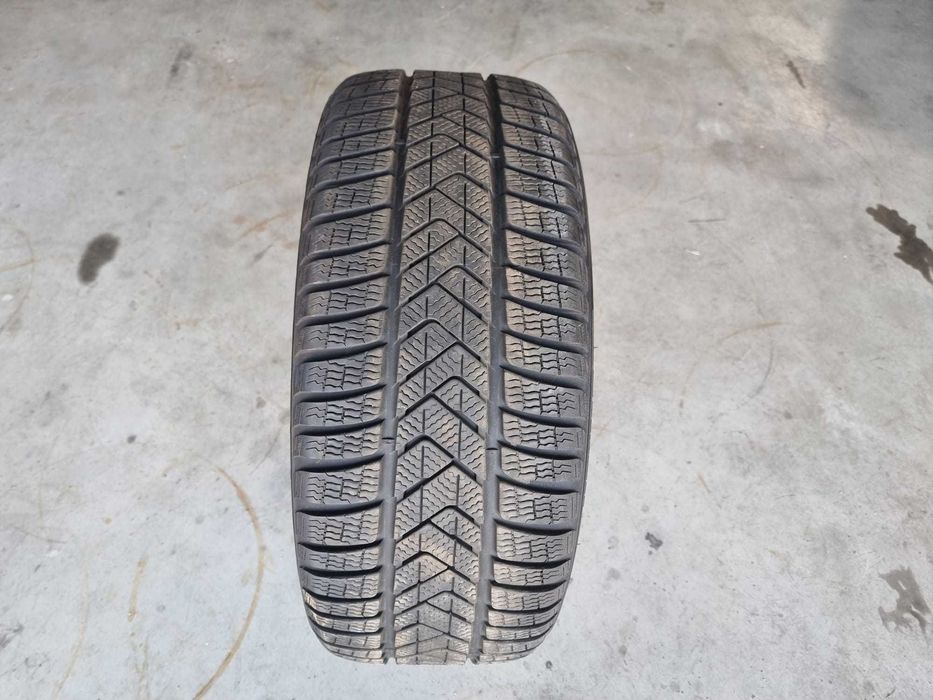 Anvelopa IARNA 235.45.18 'Pirelli Sottozero 3' [dot 2023] ; ca NOUA