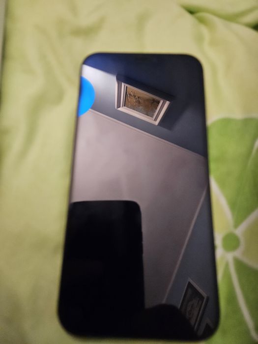 Vind iphone 12  culoare neagra.