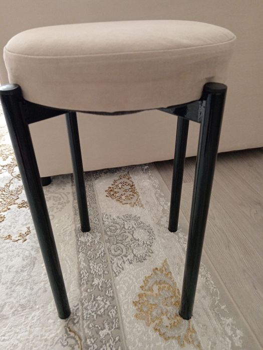 Продам 4 шт. табуретки