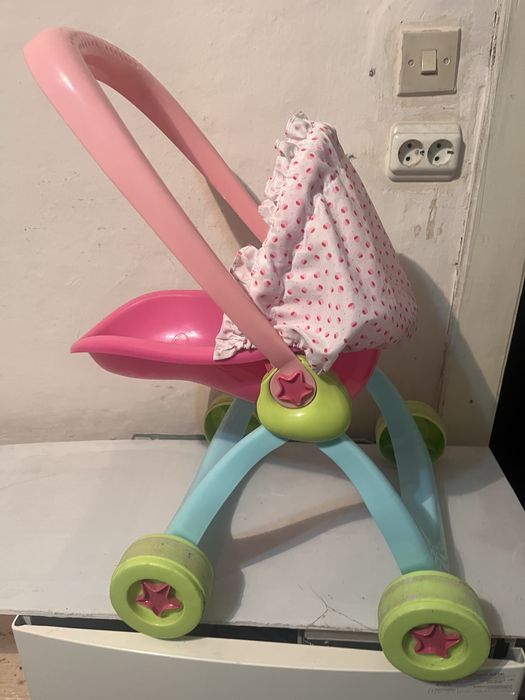 Carucior pentru papusi