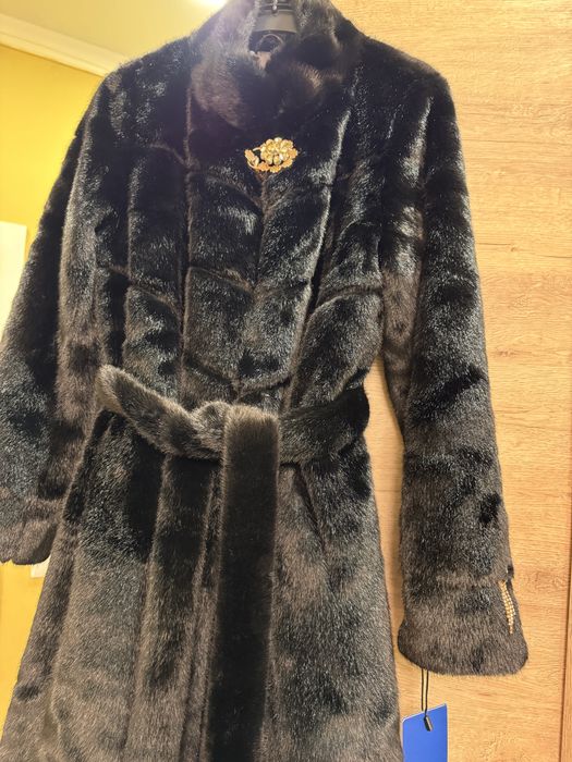 Продам эко шубу , новую